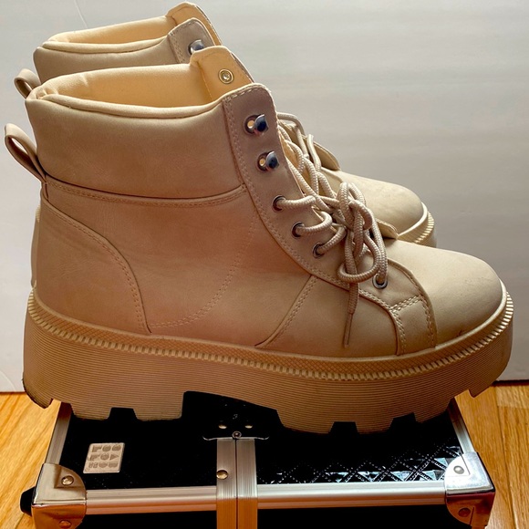 Cream minimalist combat boots - Picture 1 of 3